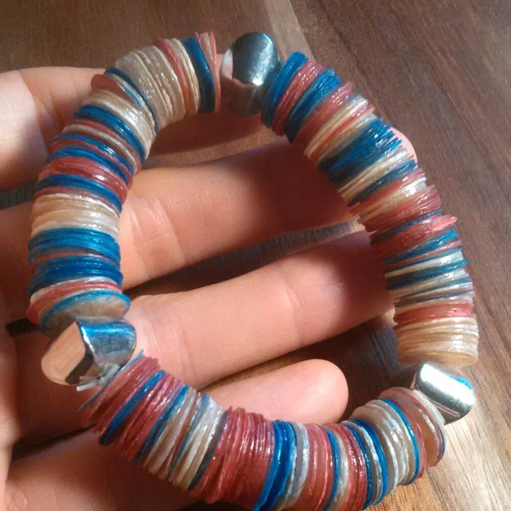 Multi Color Shell And Silvertone Beaded Stretch Bracelet